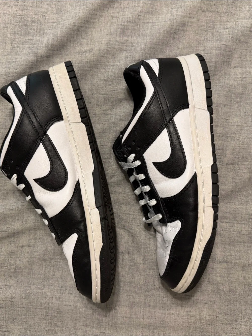 Nike Men's Black White Low-Top Sneakers